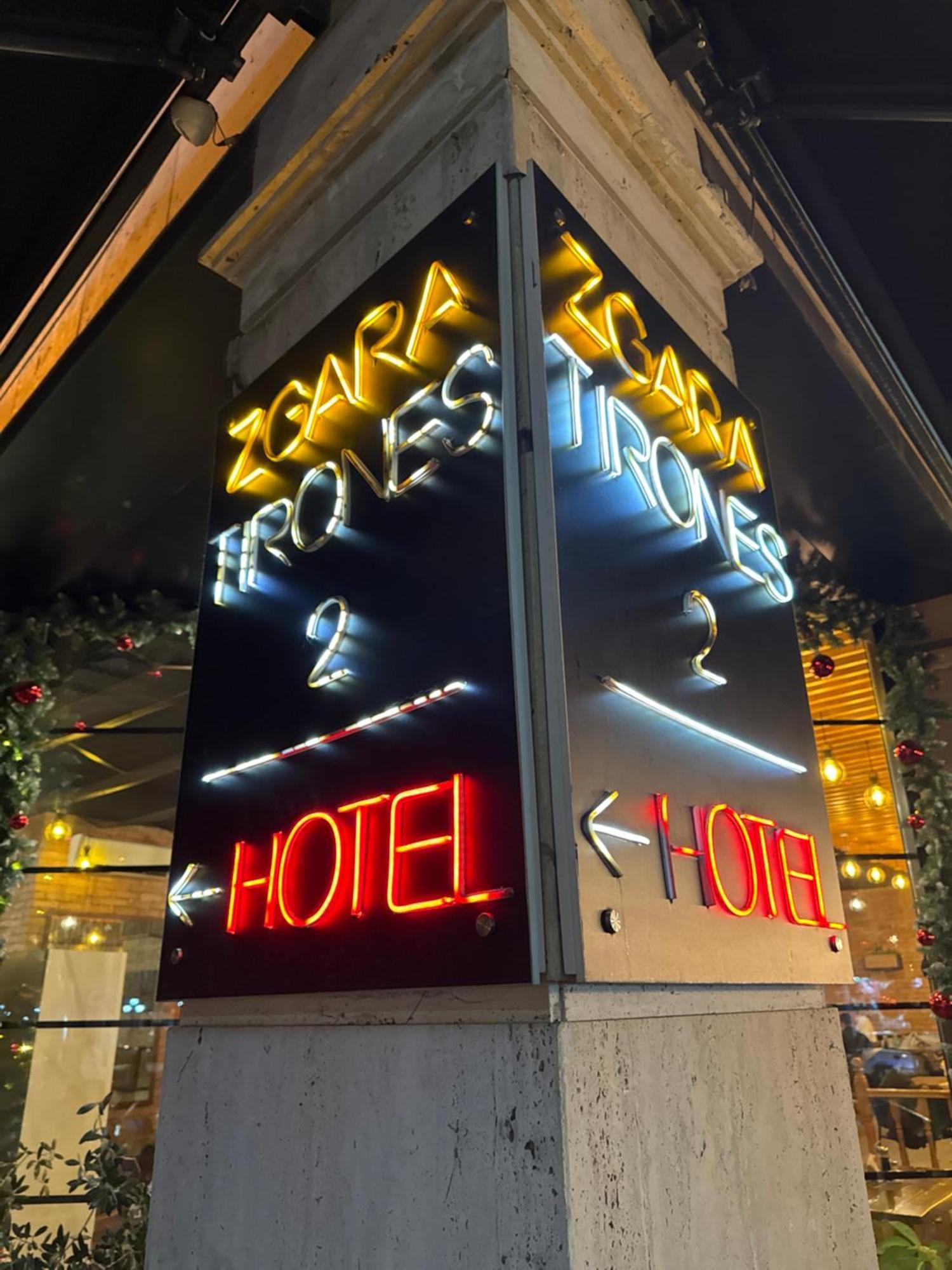 Hotel Tirona 地拉那 外观 照片