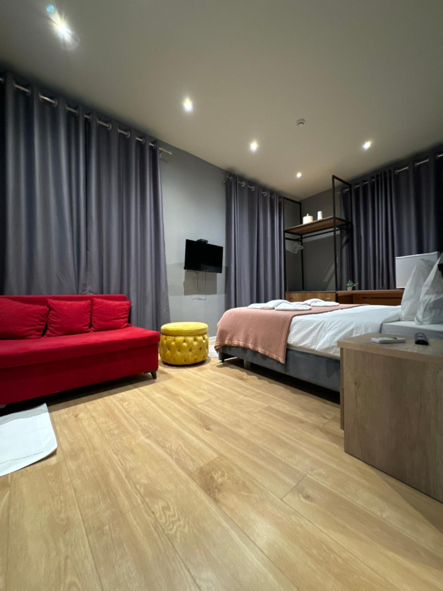 Hotel Tirona 地拉那 外观 照片