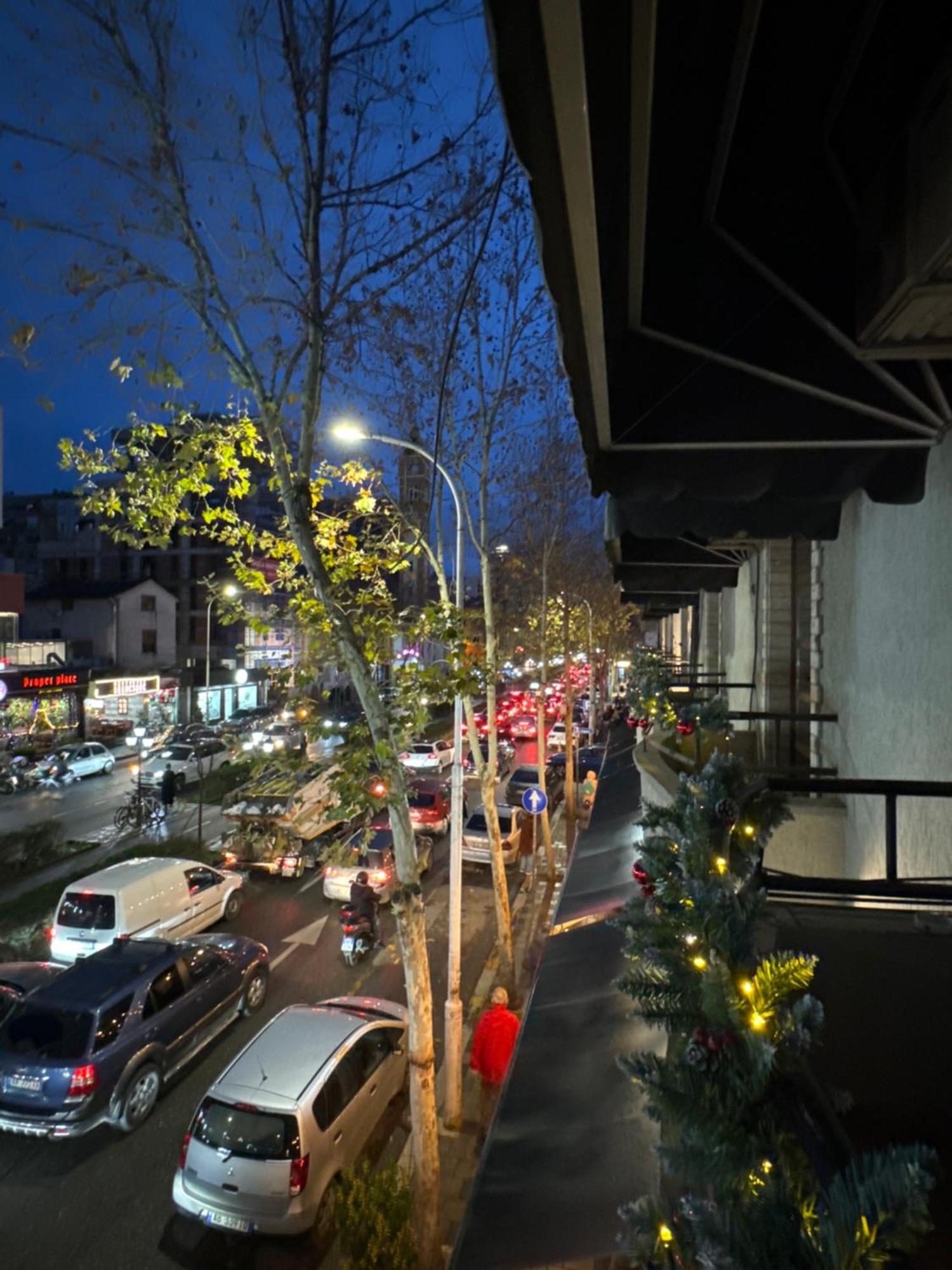 Hotel Tirona 地拉那 外观 照片