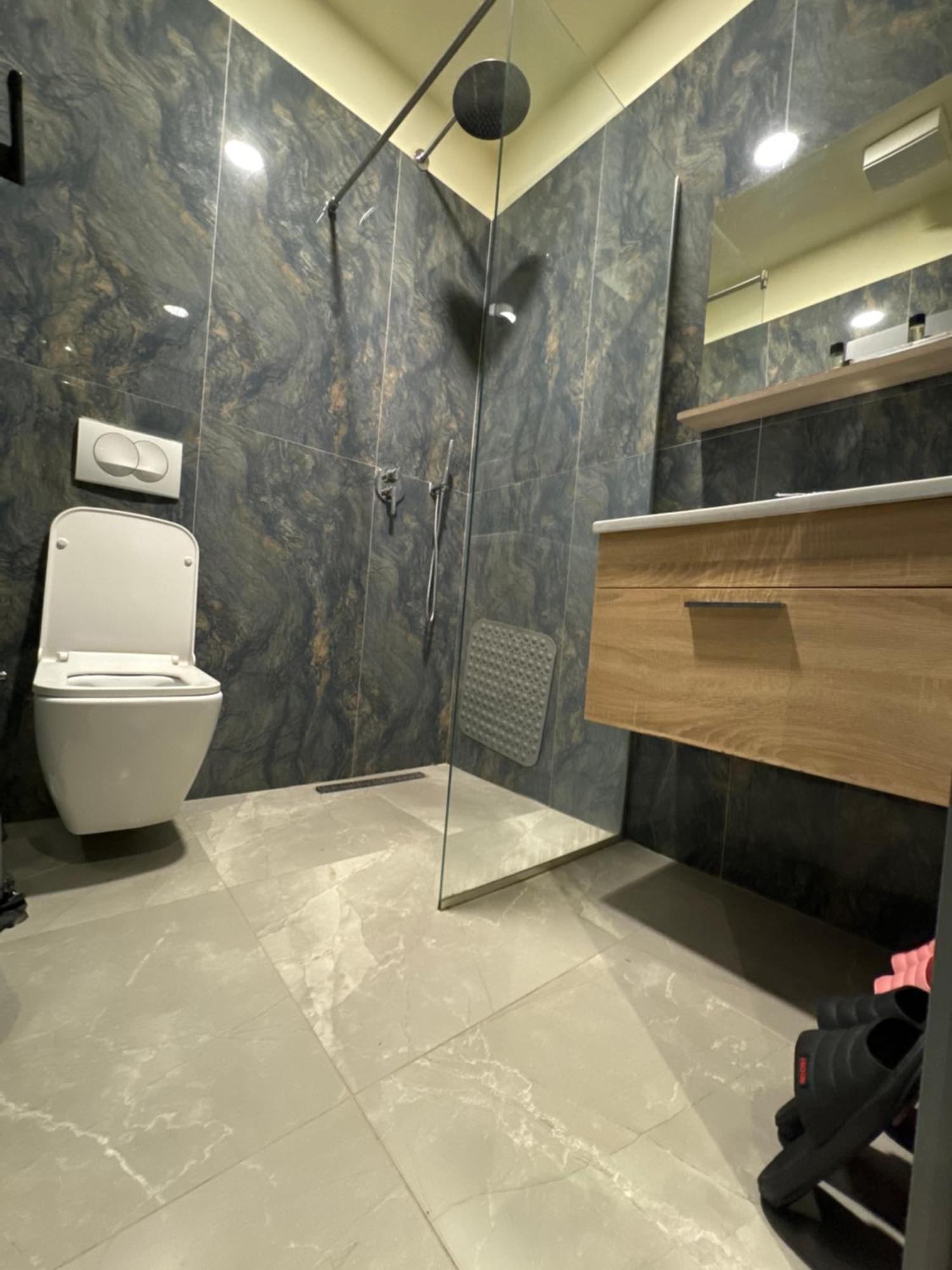 Hotel Tirona 地拉那 外观 照片