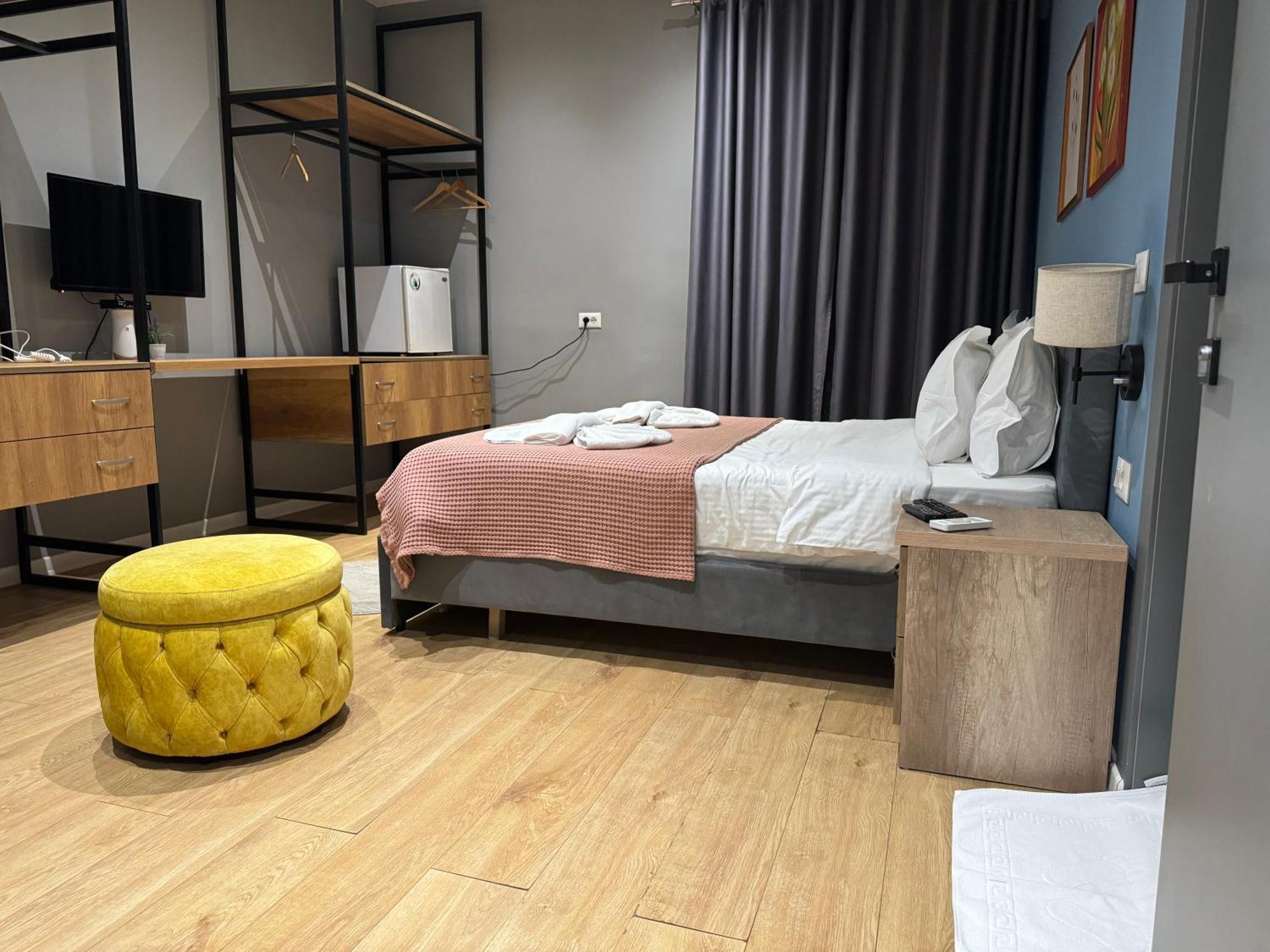 Hotel Tirona 地拉那 外观 照片