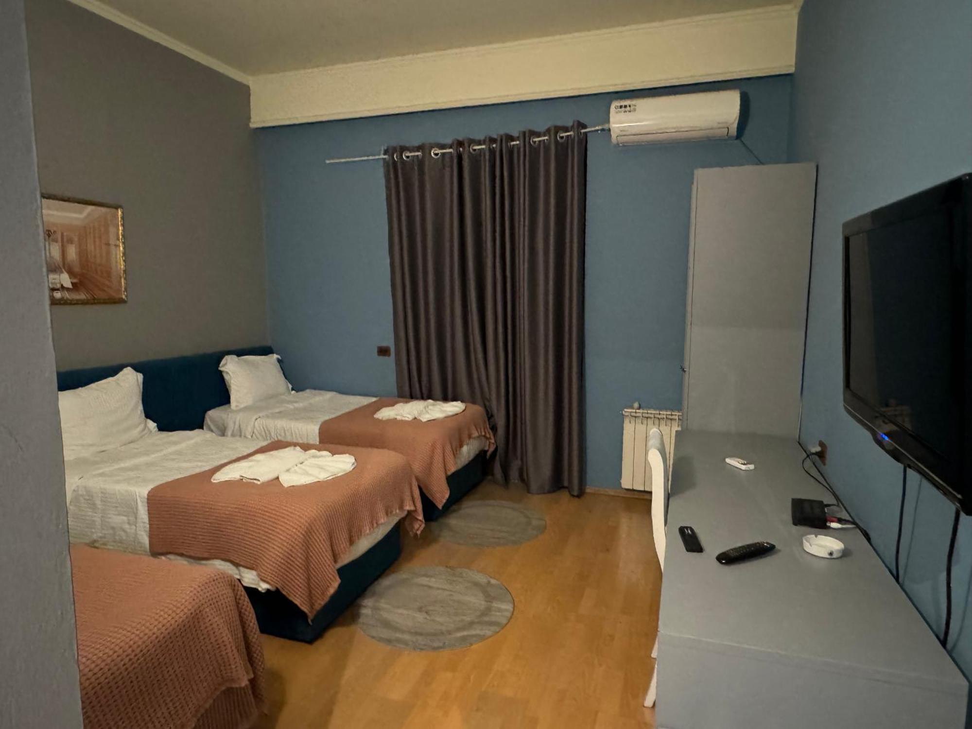 Hotel Tirona 地拉那 外观 照片