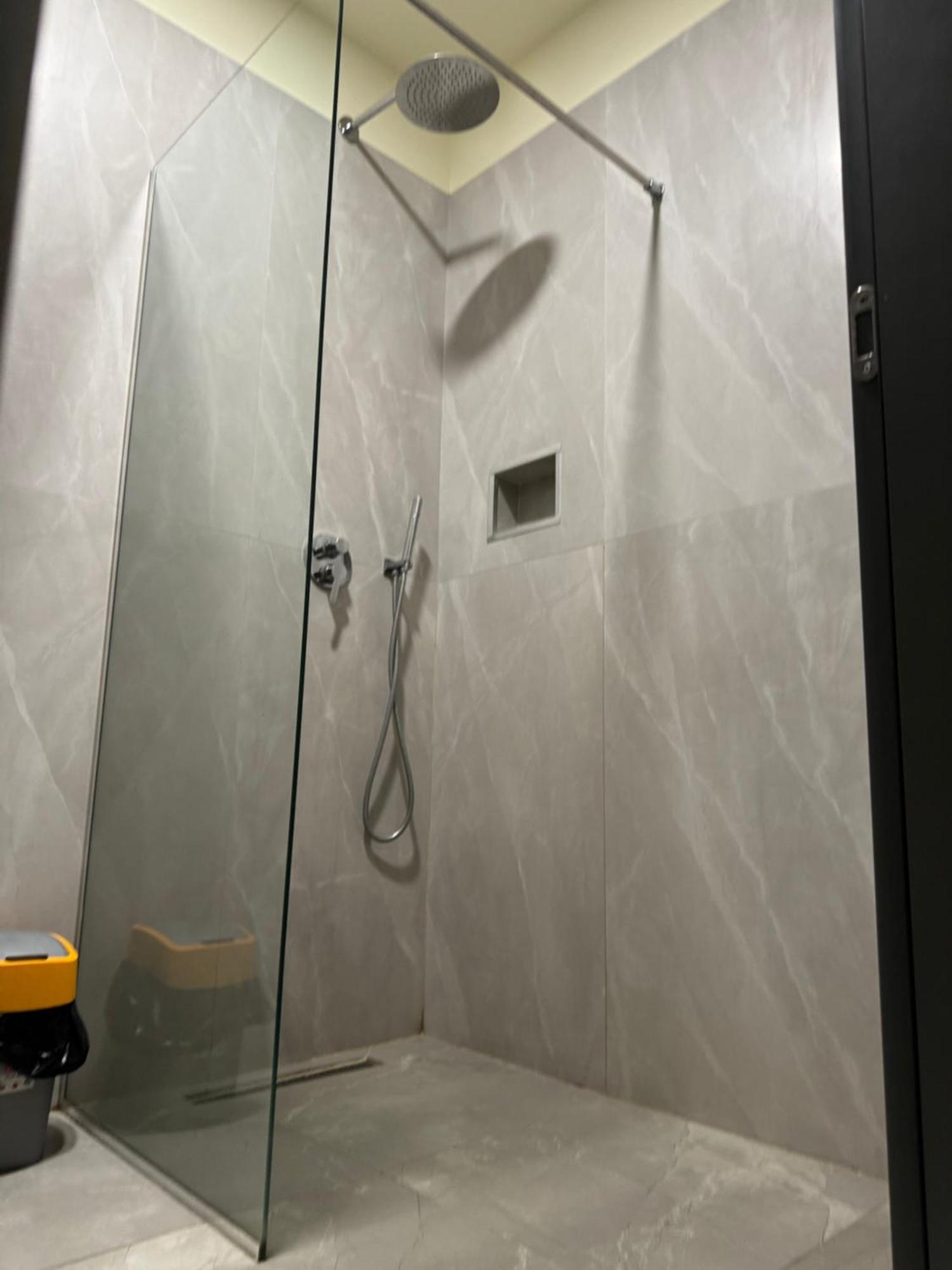 Hotel Tirona 地拉那 外观 照片